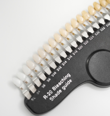 ホワイトニングのシェードガイド